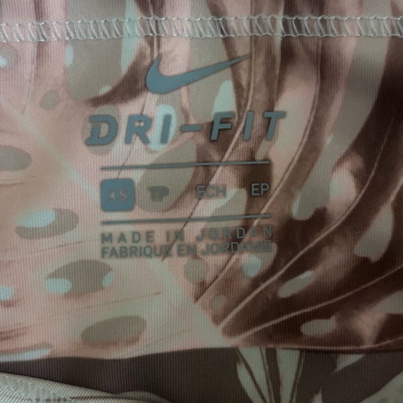 Nike Dri-Fit Tan and Pink Leaf Print High Rise Crop Women’s Leggings Size XS - Picture 4 of 9